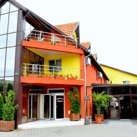 Hotel Andrei Кимпія-Турзій Екстер'єр фото