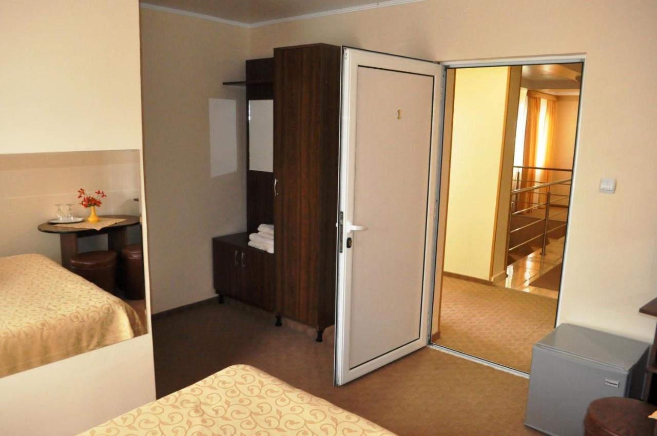Hotel Andrei Кимпія-Турзій Екстер'єр фото